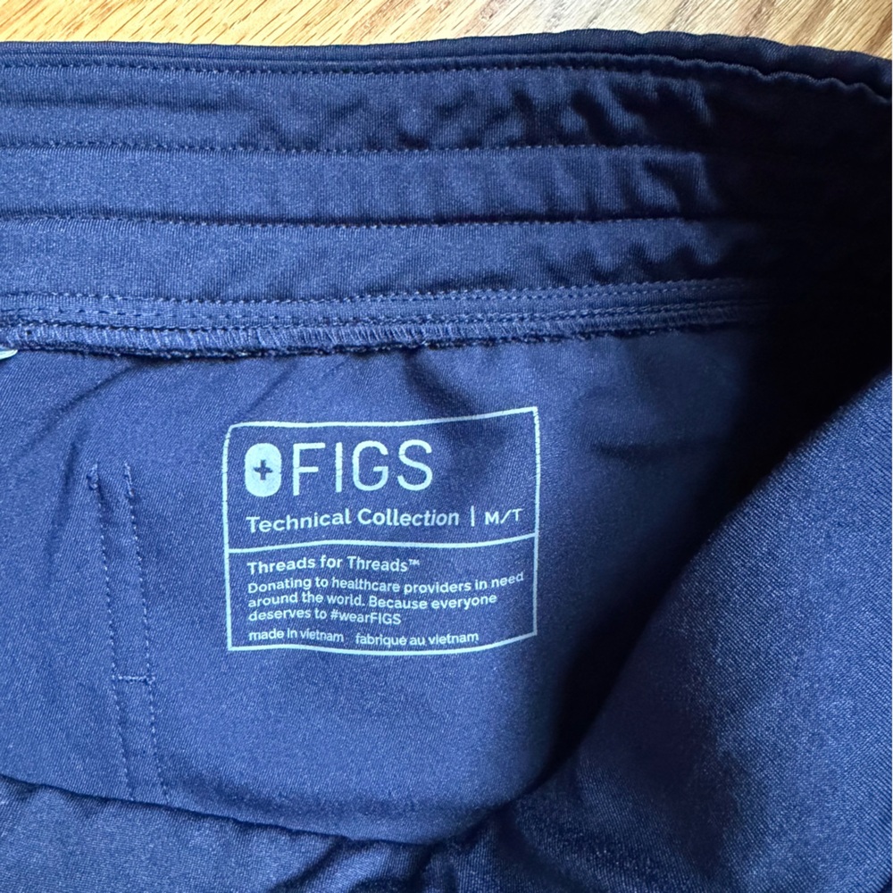 Figs Set - Navy Zamora Joggers & Navy Casma 3 Pocket Top, M/T - Picture 4 of 5